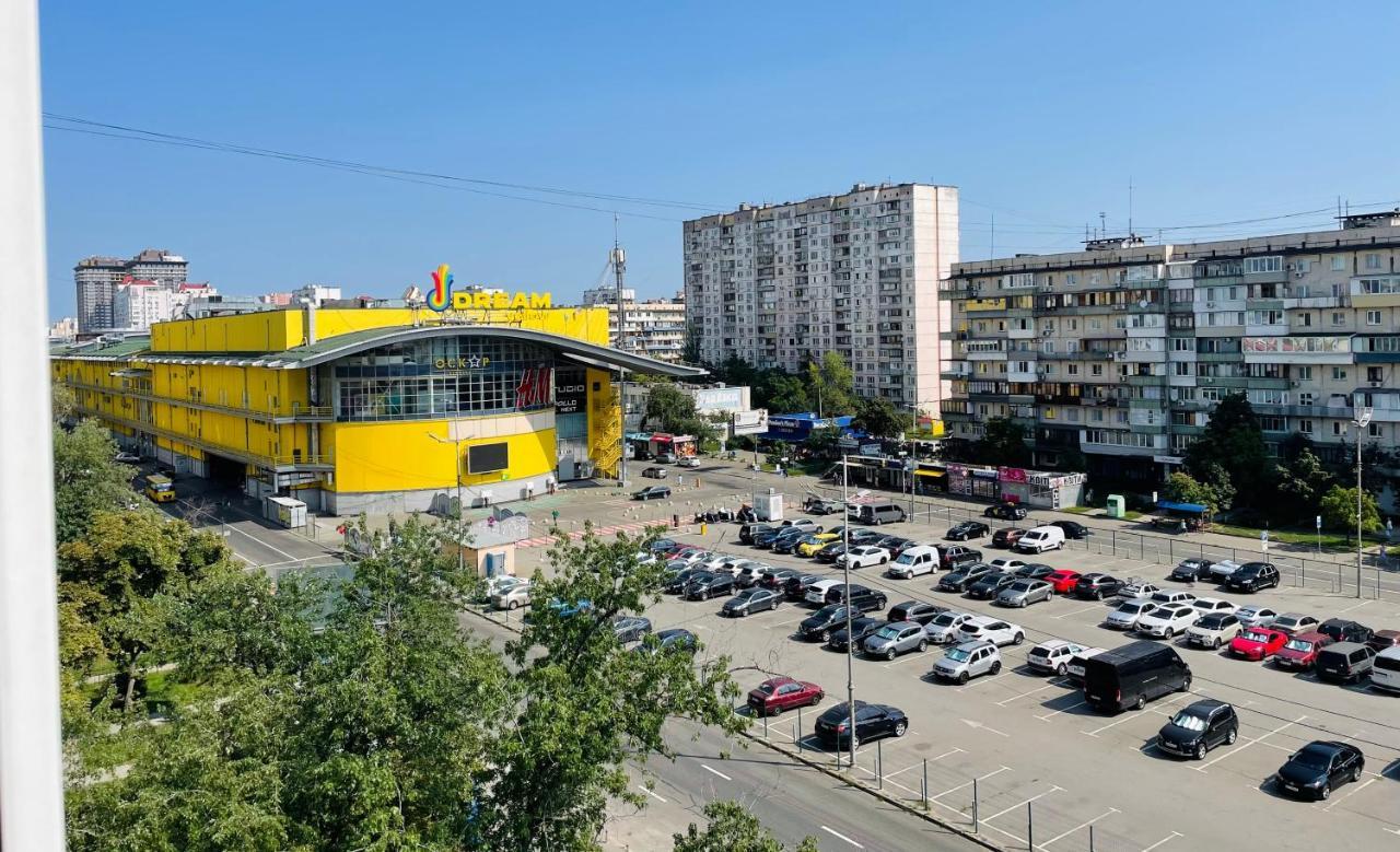 Квартира Напротив Дрим-Тауна Kyjev Exteriér fotografie